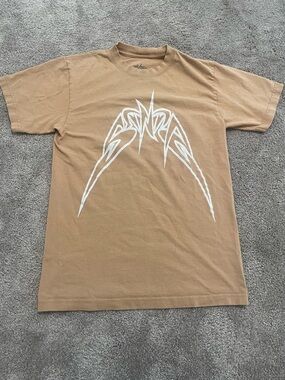 Surrender Tan Graphic Tribal Blade Short Sleeve Tee